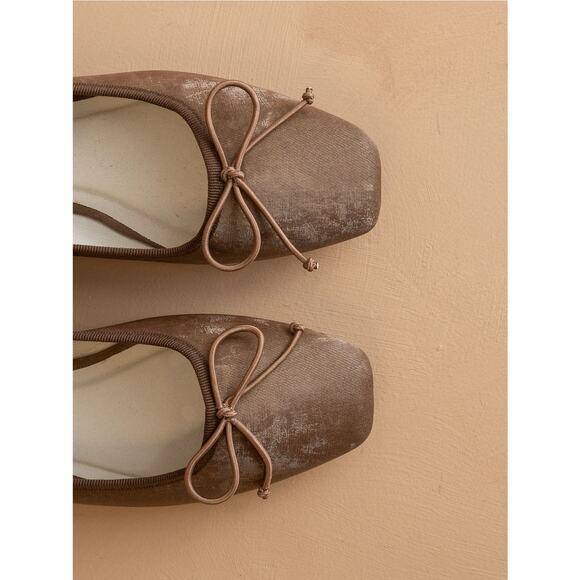 Brown Flats with Bow Detail - Picture 4 of 4